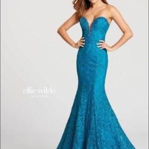 ***Make me an Offer*** Evening dress by Ellie Wilde